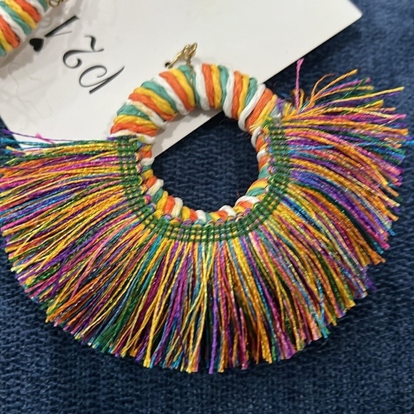 Women’s Handmade Feather Fringe Circular Earrings P21 Multicolor OS - Picture 5 of 5